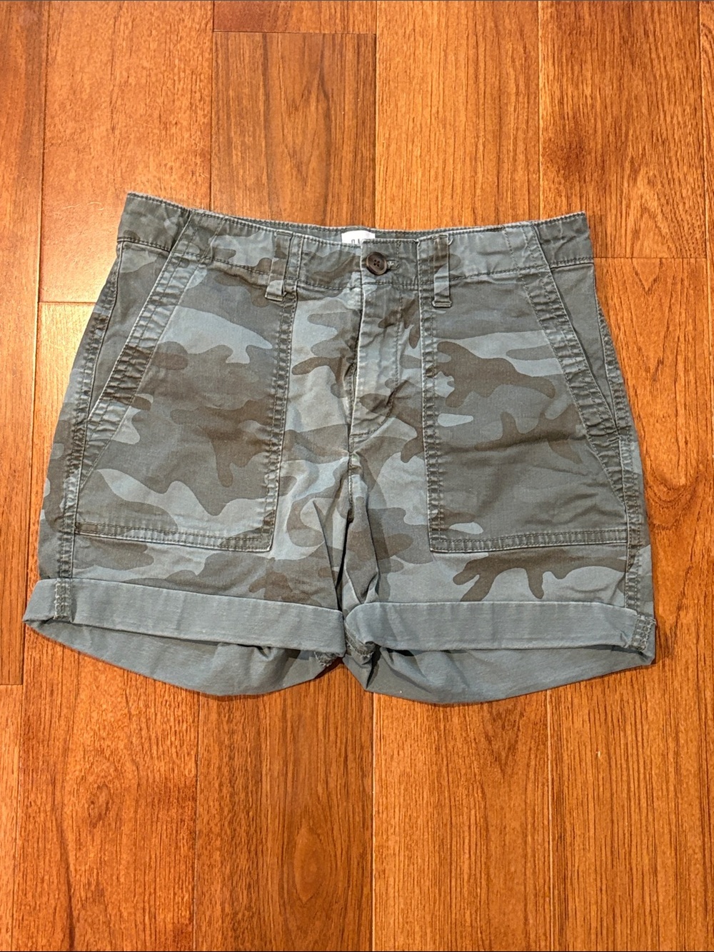 GAP Girlfriend Khaki Short – Olive Green Camouflage